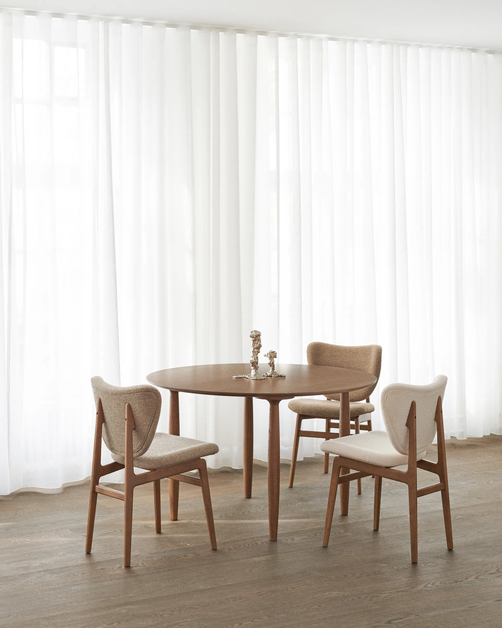 Oku matbord, Black oak, Ø120 cm NORR11
