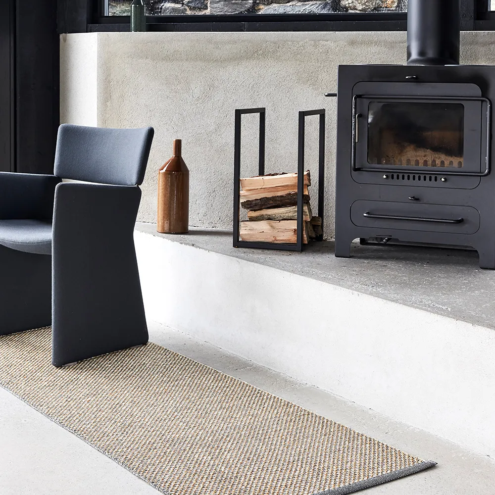 Effi matta, black/warm grey/vanilla, 180x260 cm Pappelina