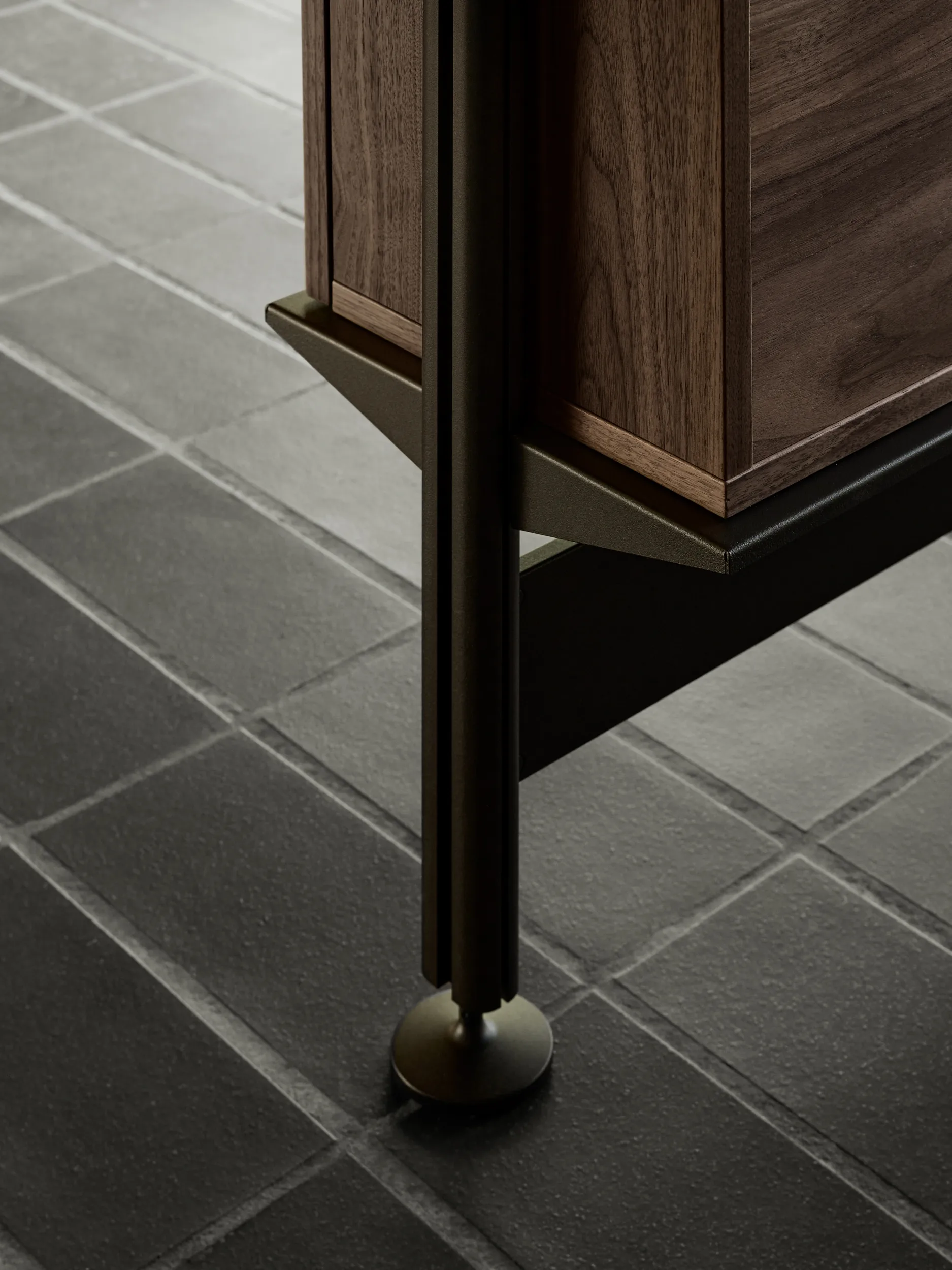 Pira G2 hyllsystem F C B Black/Walnut 256-264 cm Pira