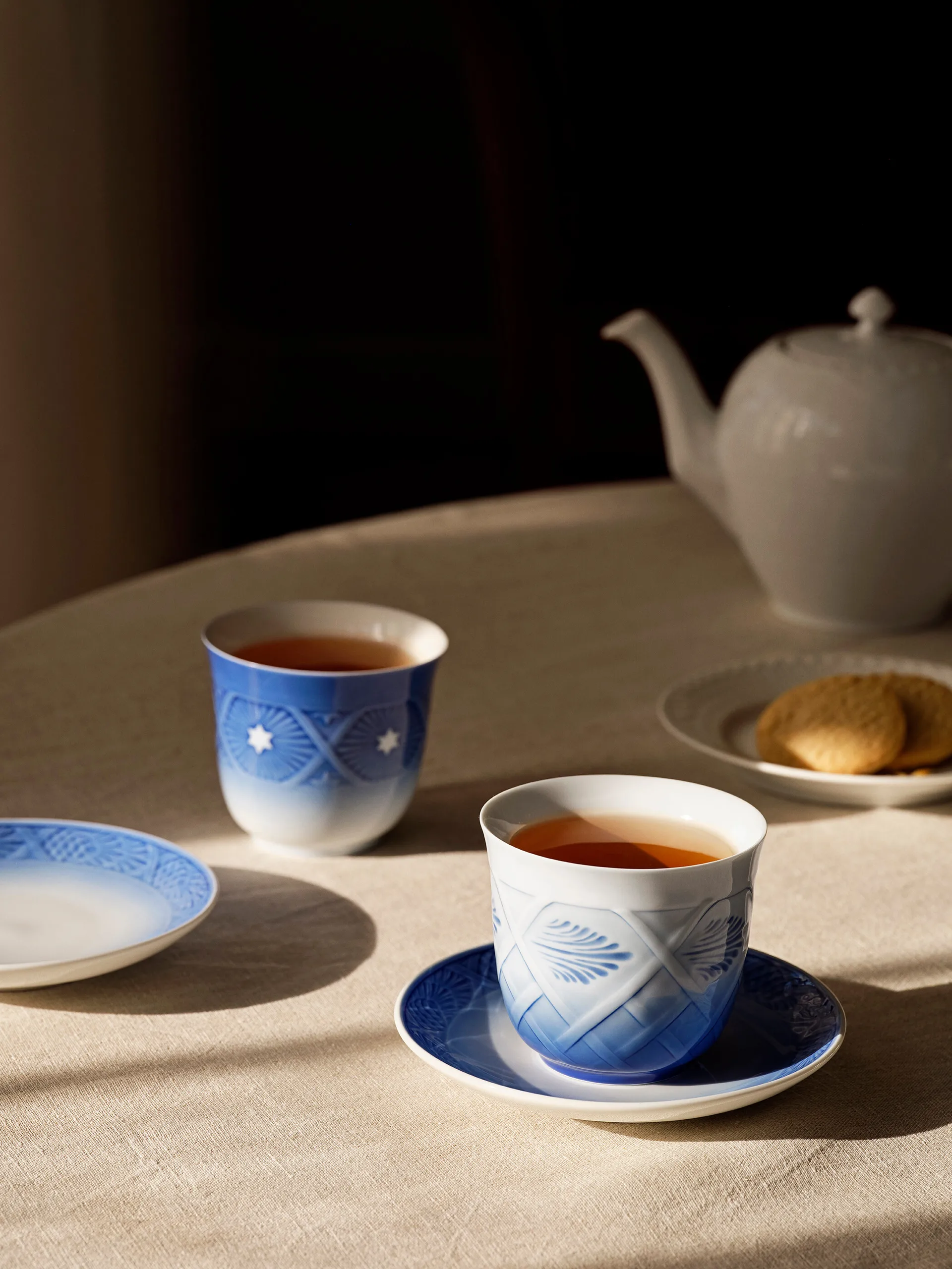 Blue Collectibles 2023 mugg 26 cl & fat Ø15,5 cm, Blå-vit Royal Copenhagen