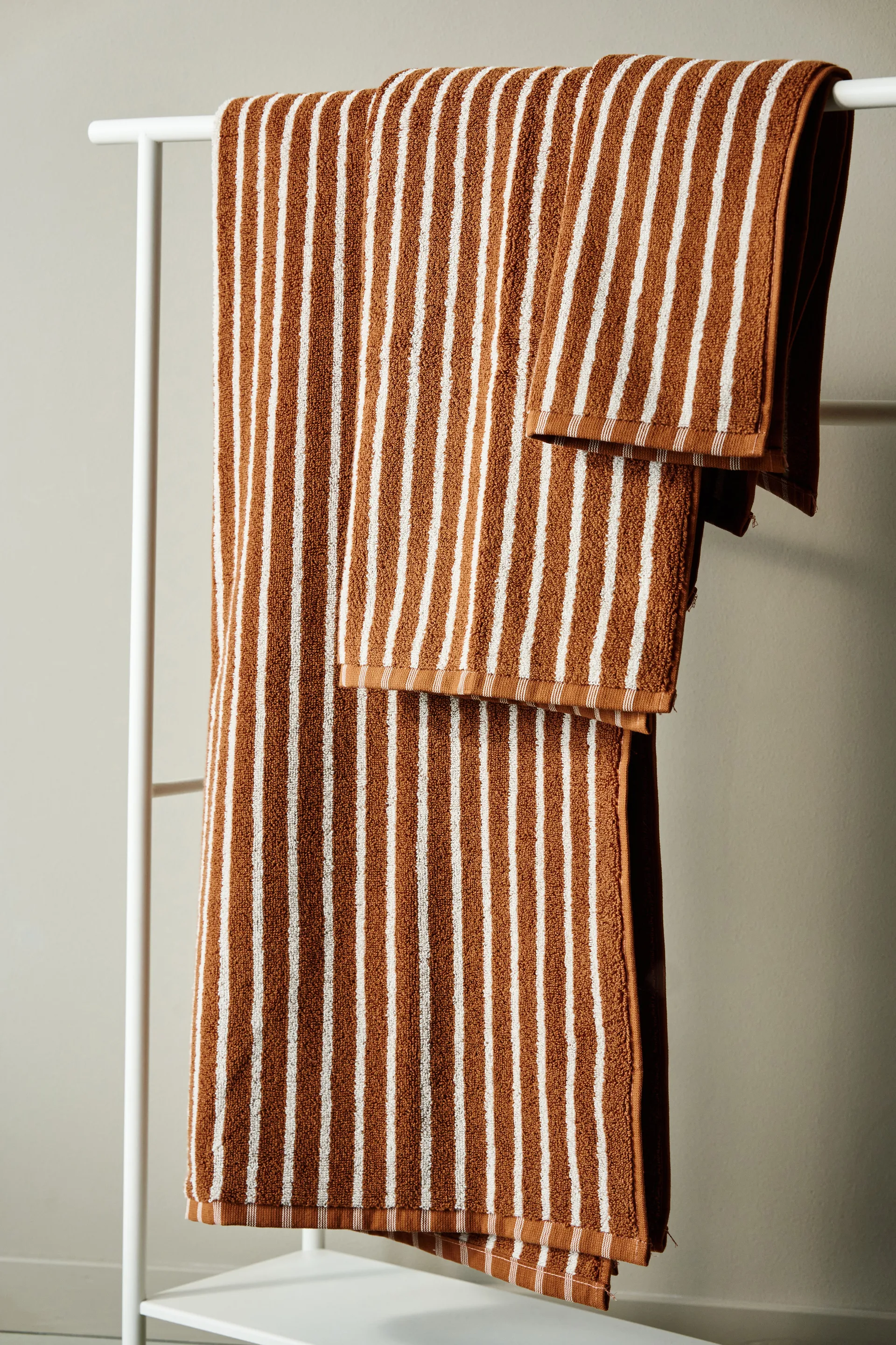 Drift badhandduk 70x140 cm, Brun-vit Scandi Living
