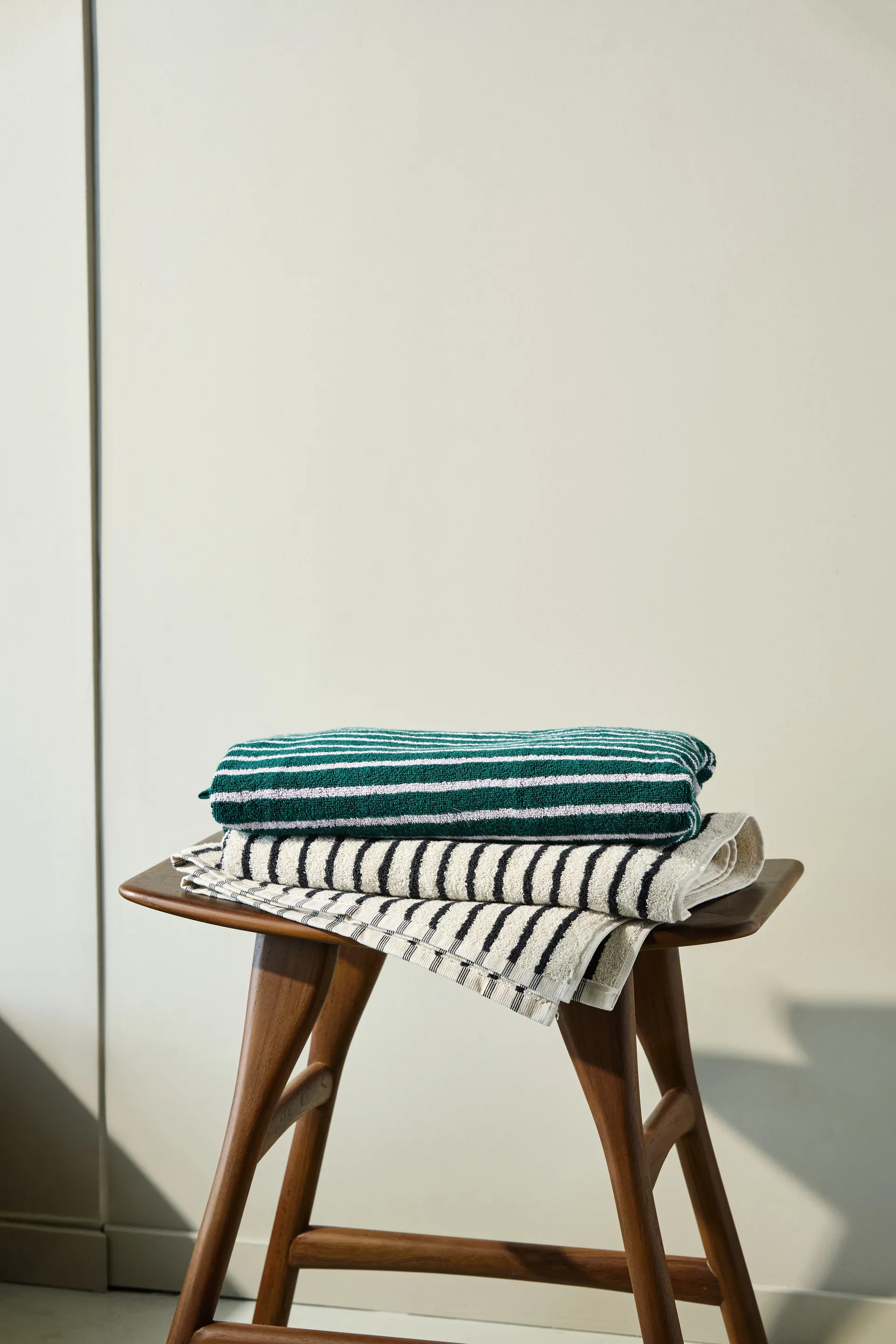 Drift badhandduk 70x140 cm, Grön-lila Scandi Living