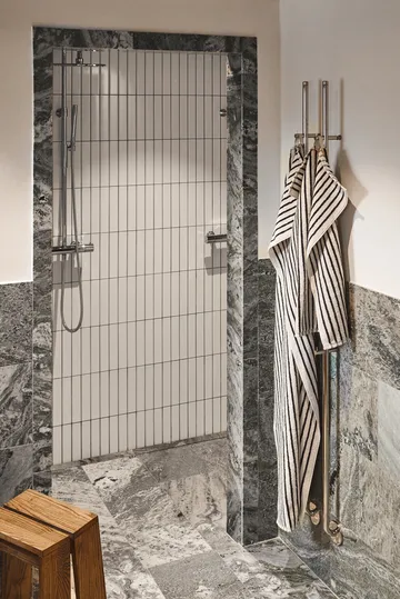 Drift badhandduk 70x140 cm - Vit-svart - Scandi Living