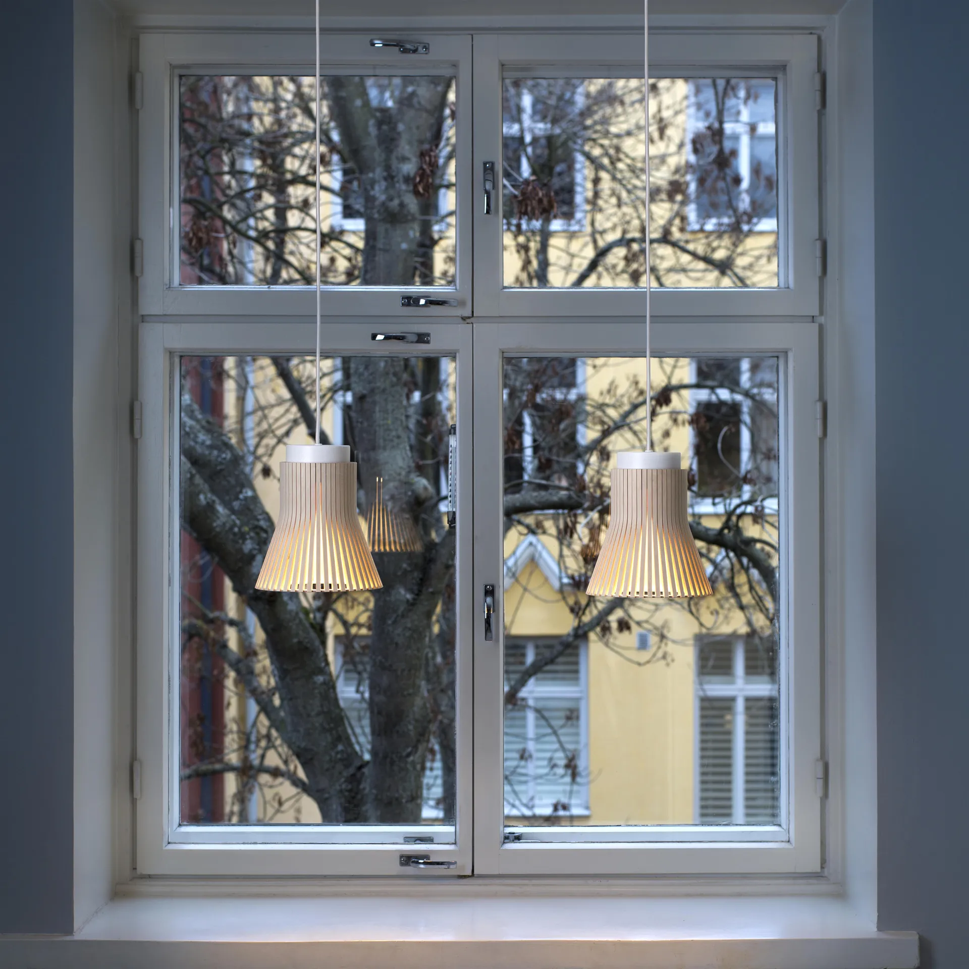 Petite 4600, taklampa, natural birch Secto Design