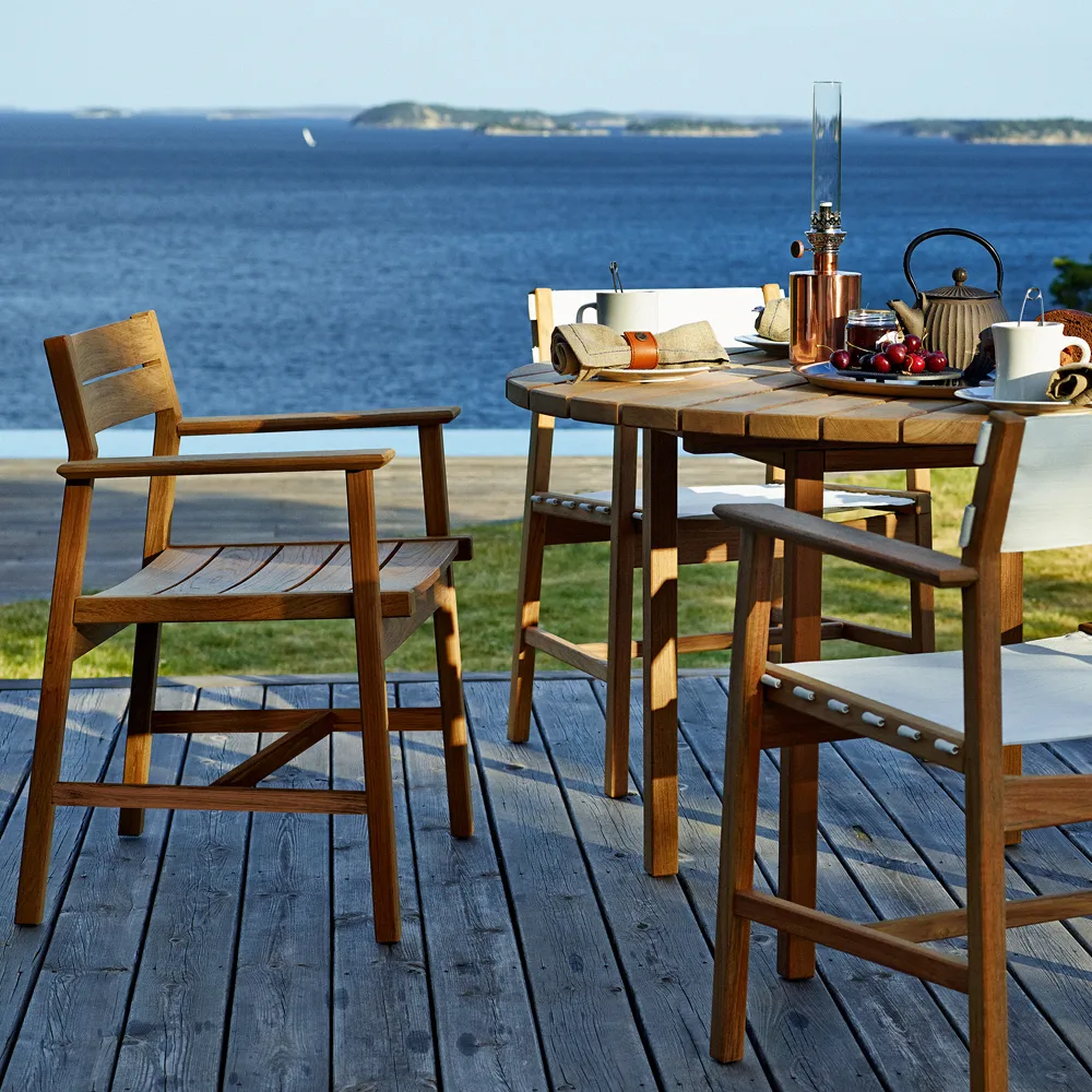 Djurö Matbord runt Ø110 cm, Teak Skargaarden