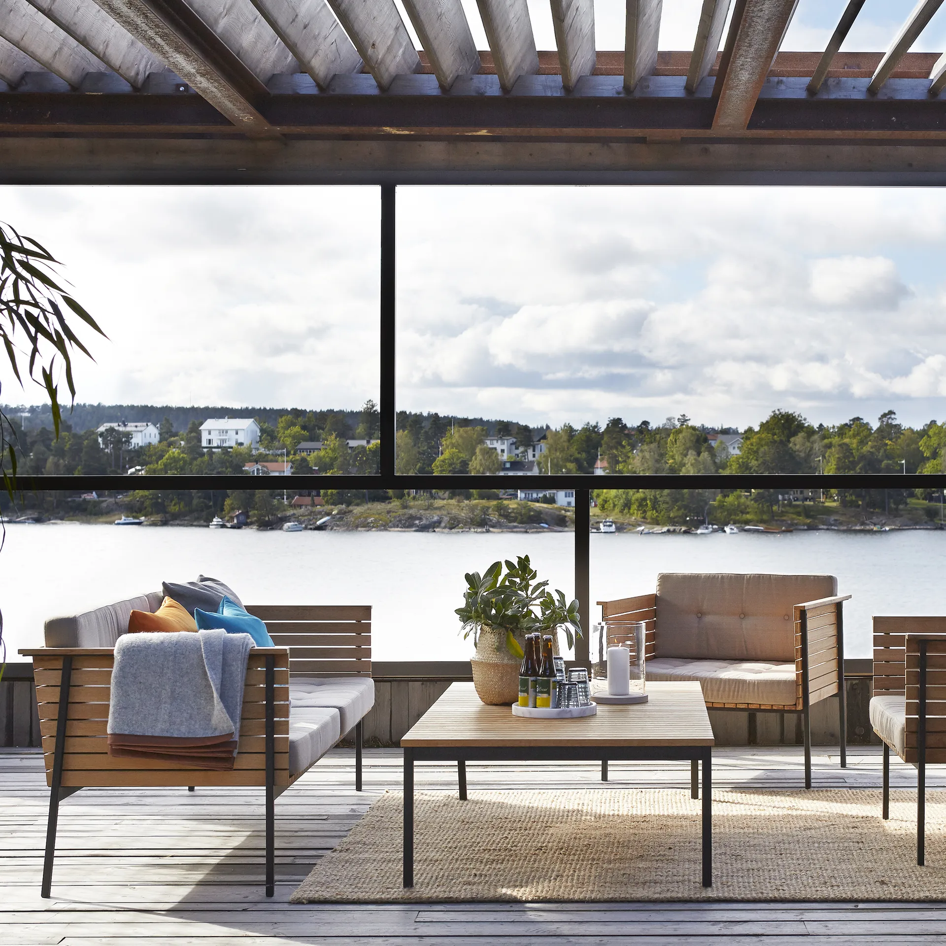 Häringe soffa, Sunbrella Natté Nature Grey-teak-svart Skargaarden