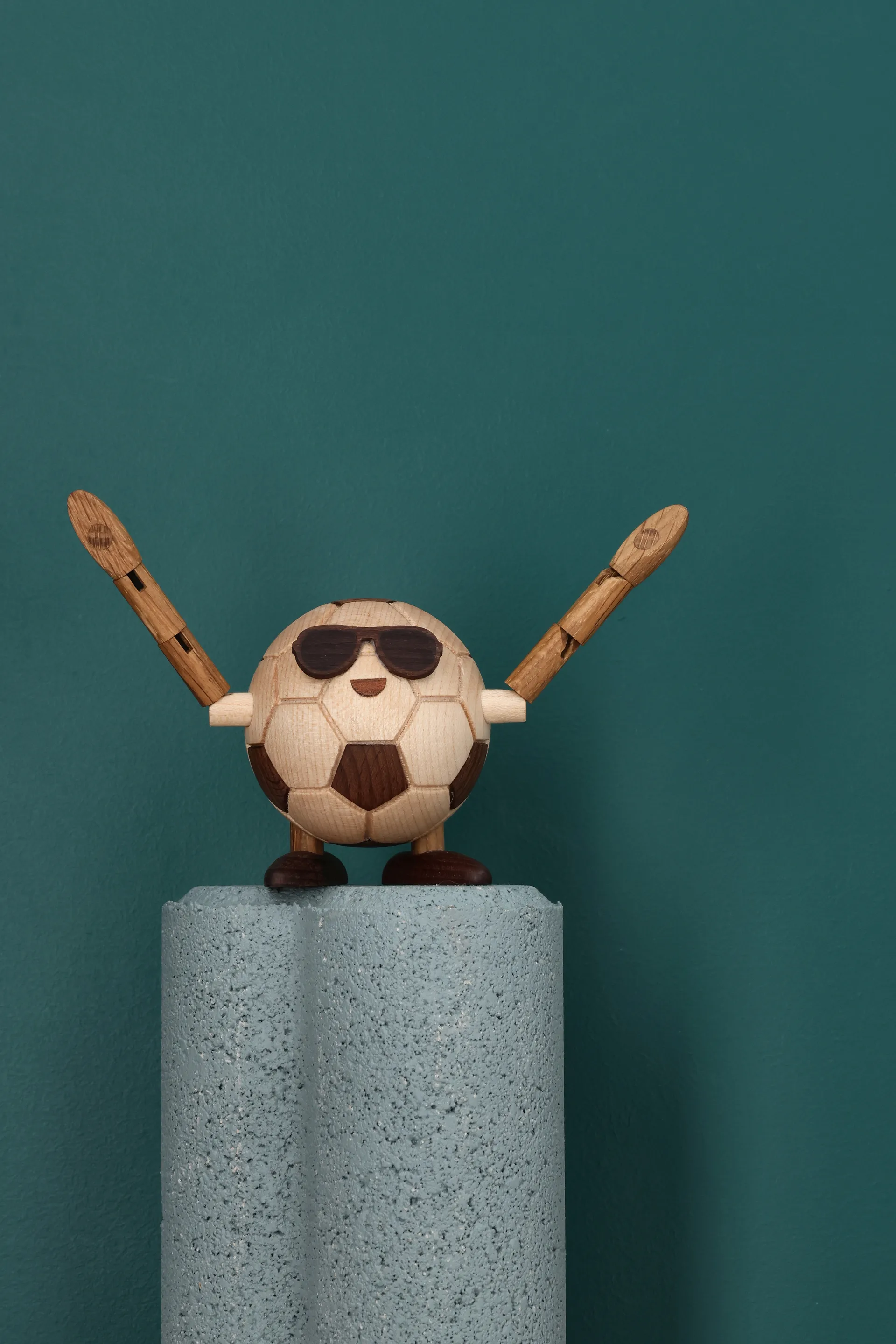 Billy Ball fotboll figur, Beige, 8x6,5x6,7 cm Spring Copenhagen
