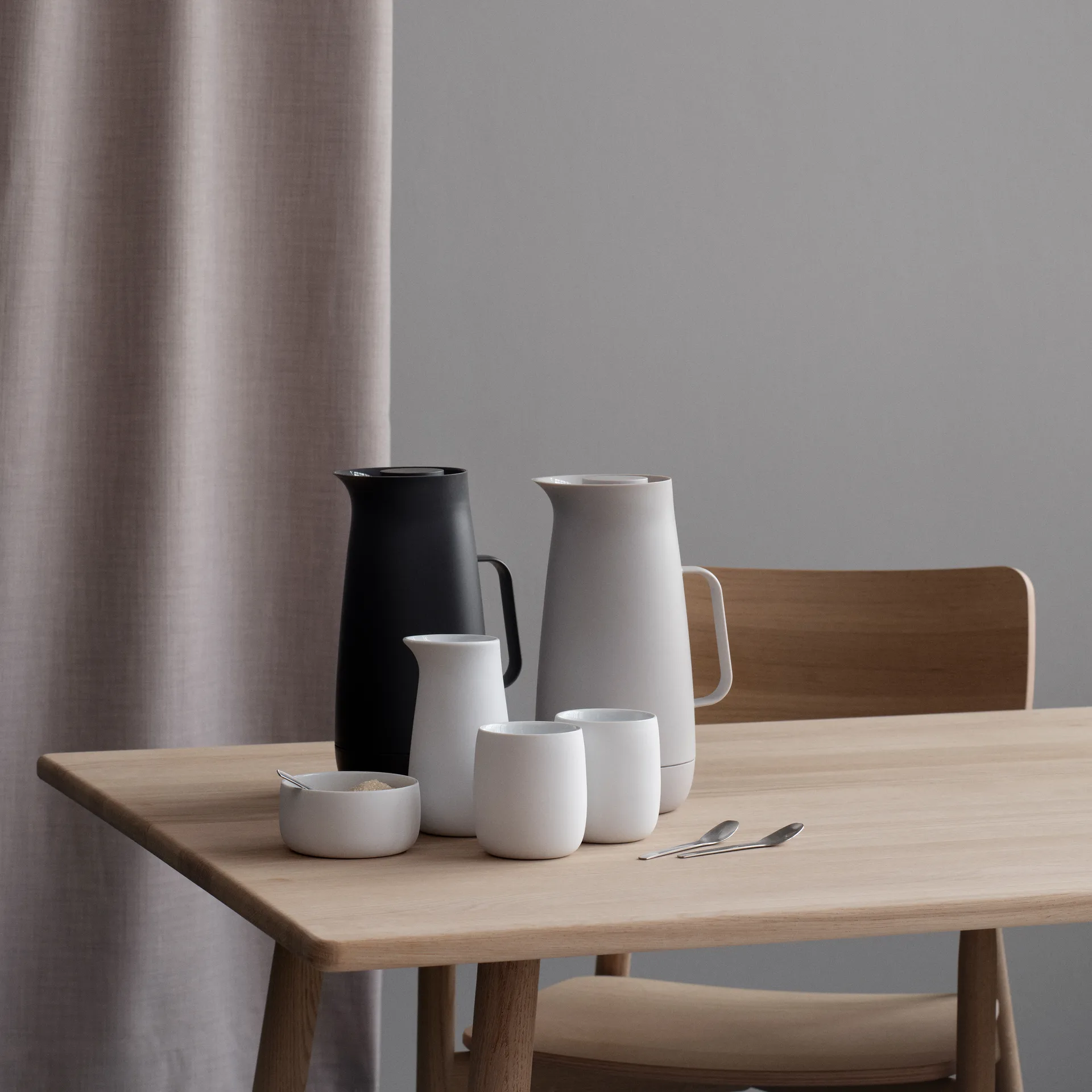 Foster termoskanna plast 1 L, Light grey Stelton
