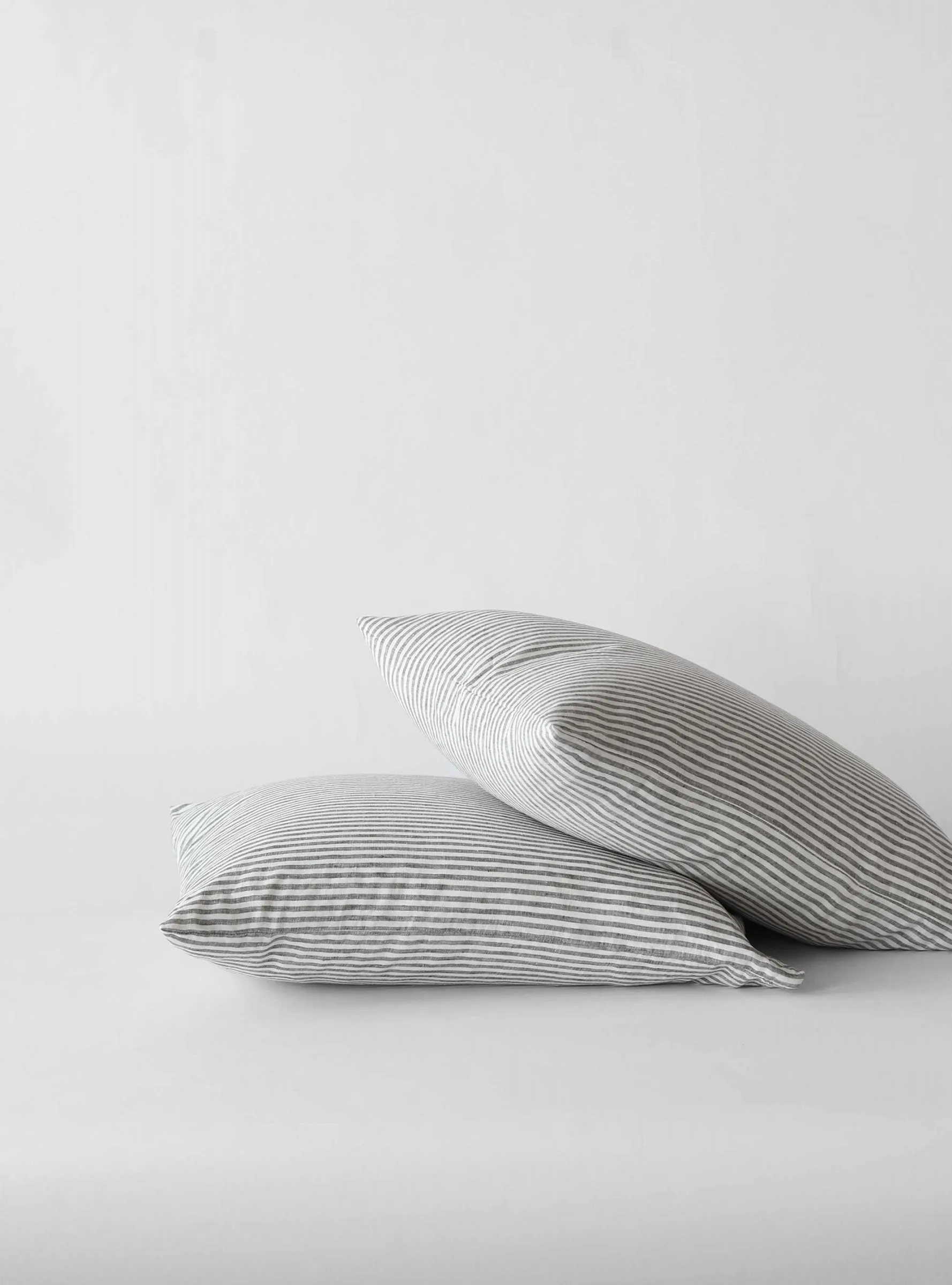 Stonewashed linen örngott 65x65 cm, Grey-white Tell Me More