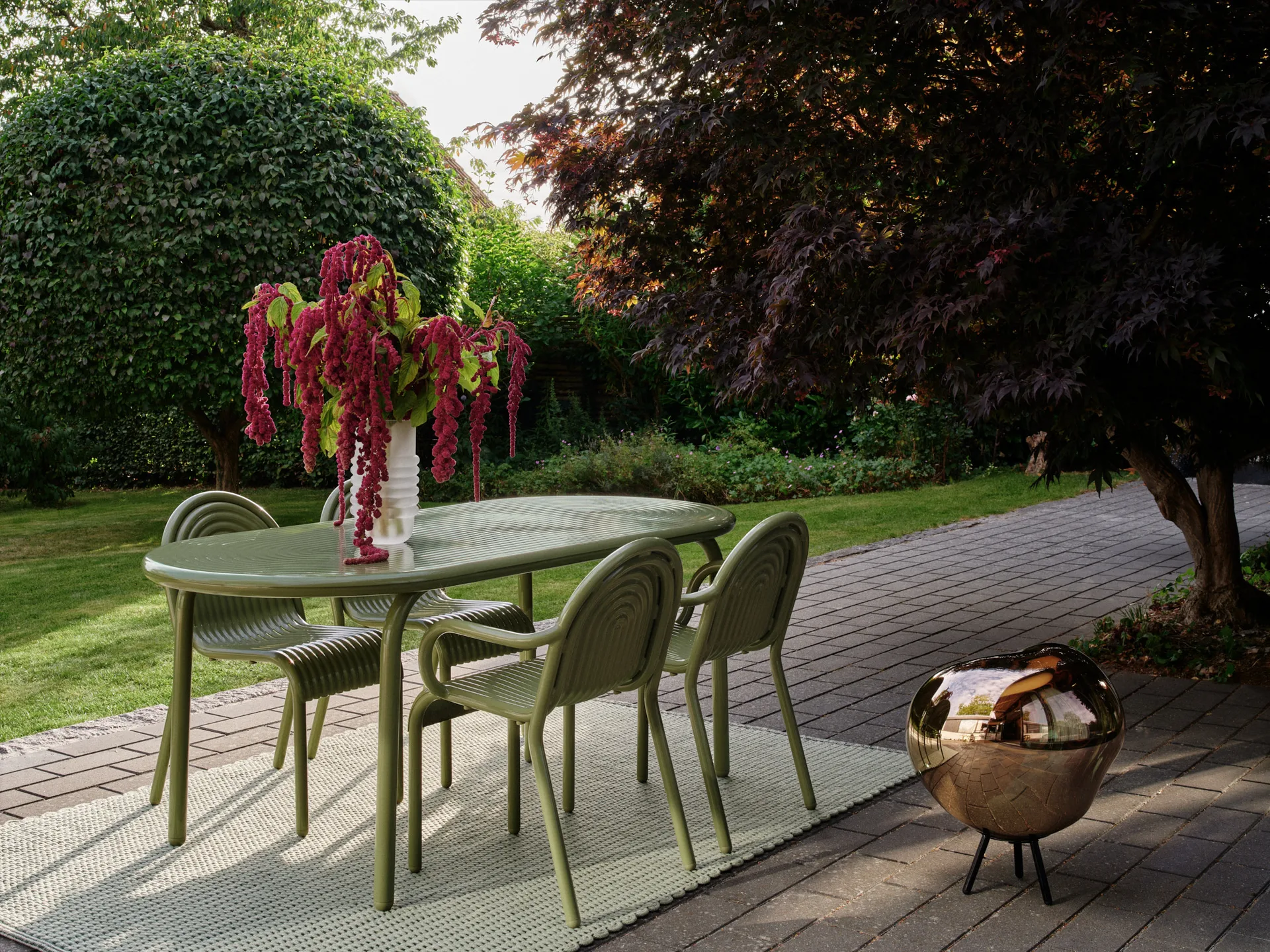 Groove Obround matbord - Moss, 86x186 cm Tom Dixon
