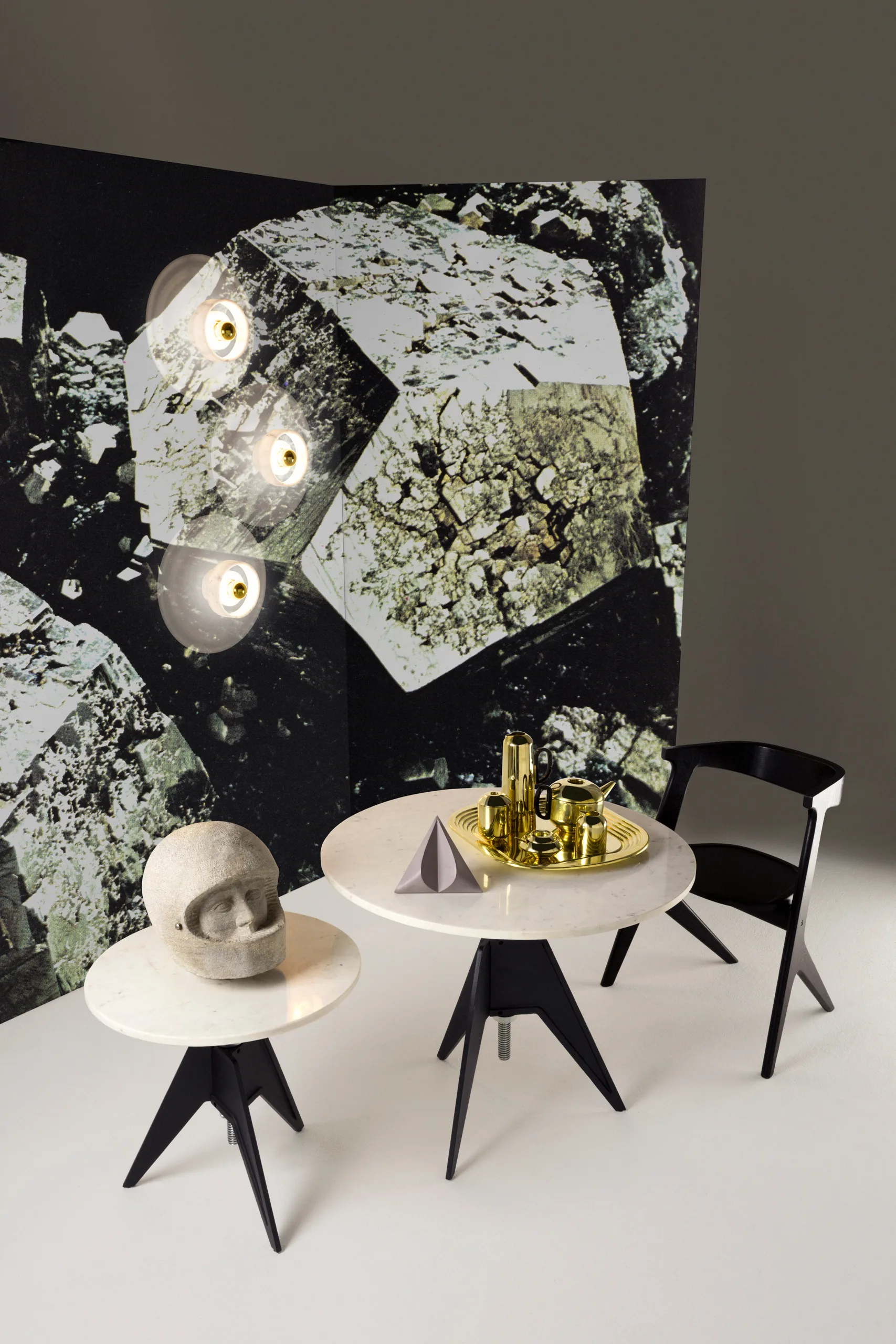 Screw cafébord Ø90 cm, White marble-cast iron Tom Dixon