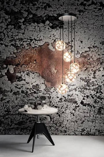 Screw sidobord Ø60 cm - White marble-cast iron - Tom Dixon