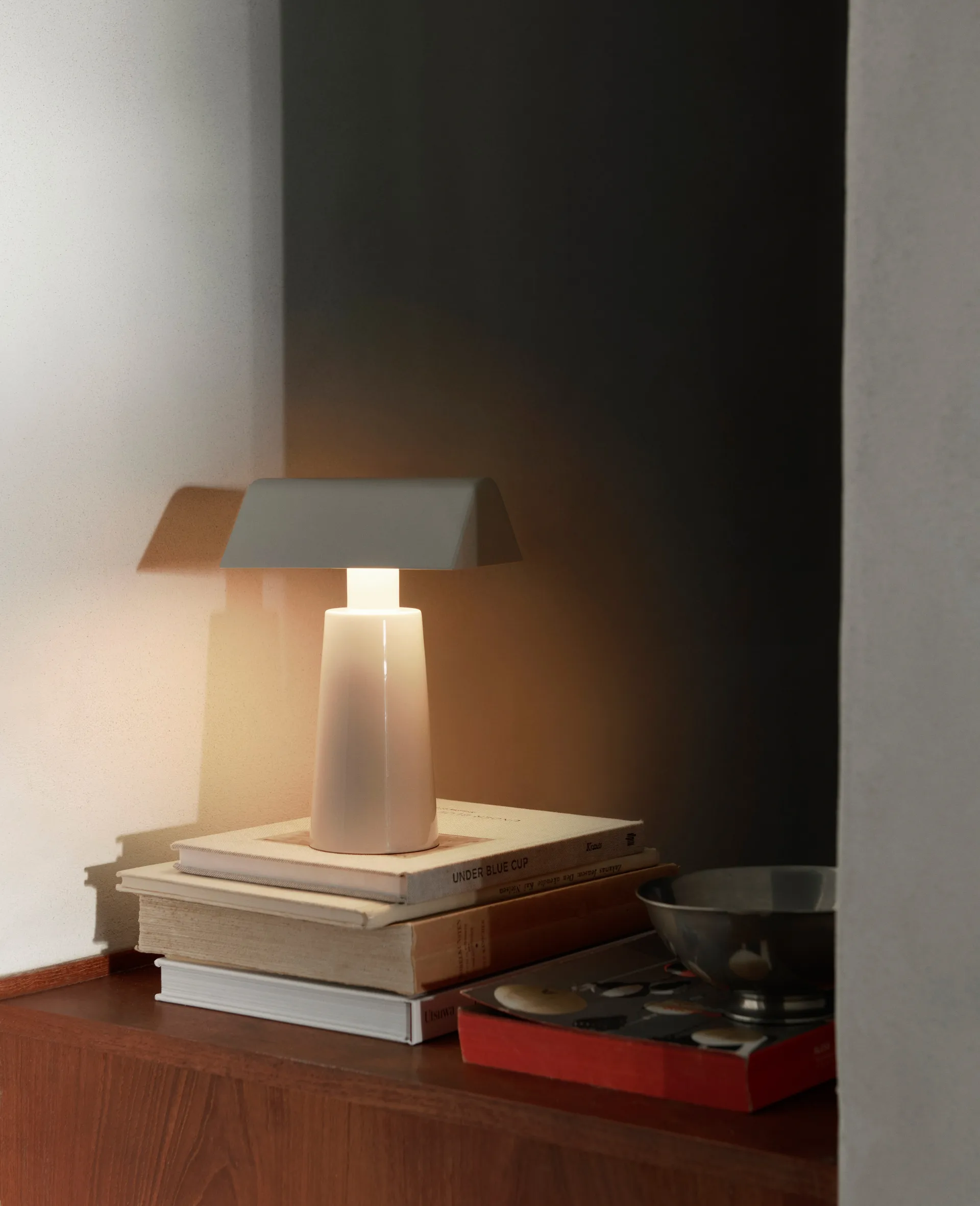 Caret MF1 portabel bordslampa, Silk grey &Tradition