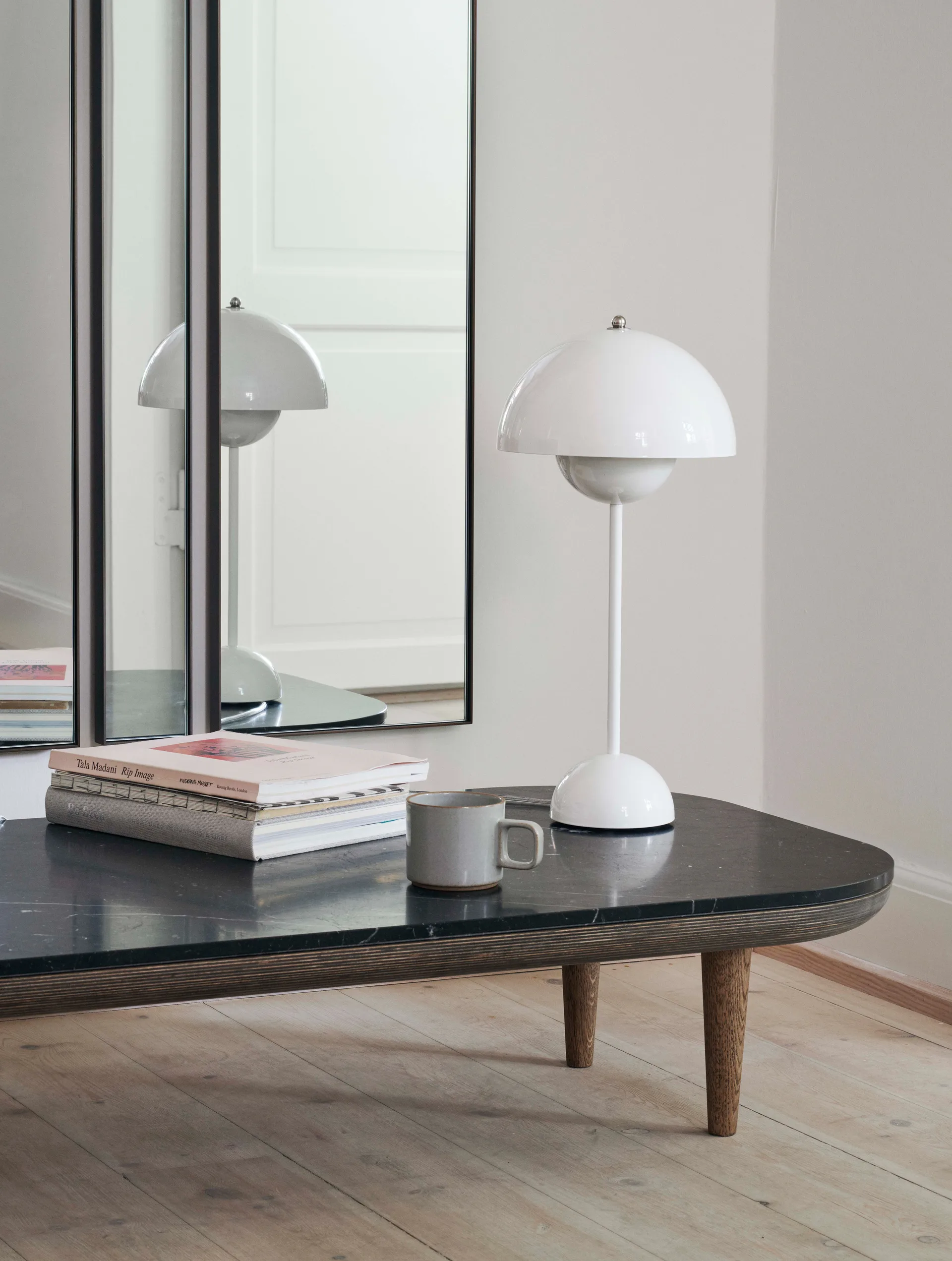 Flowerpot VP3 bordslampa, vit  &Tradition