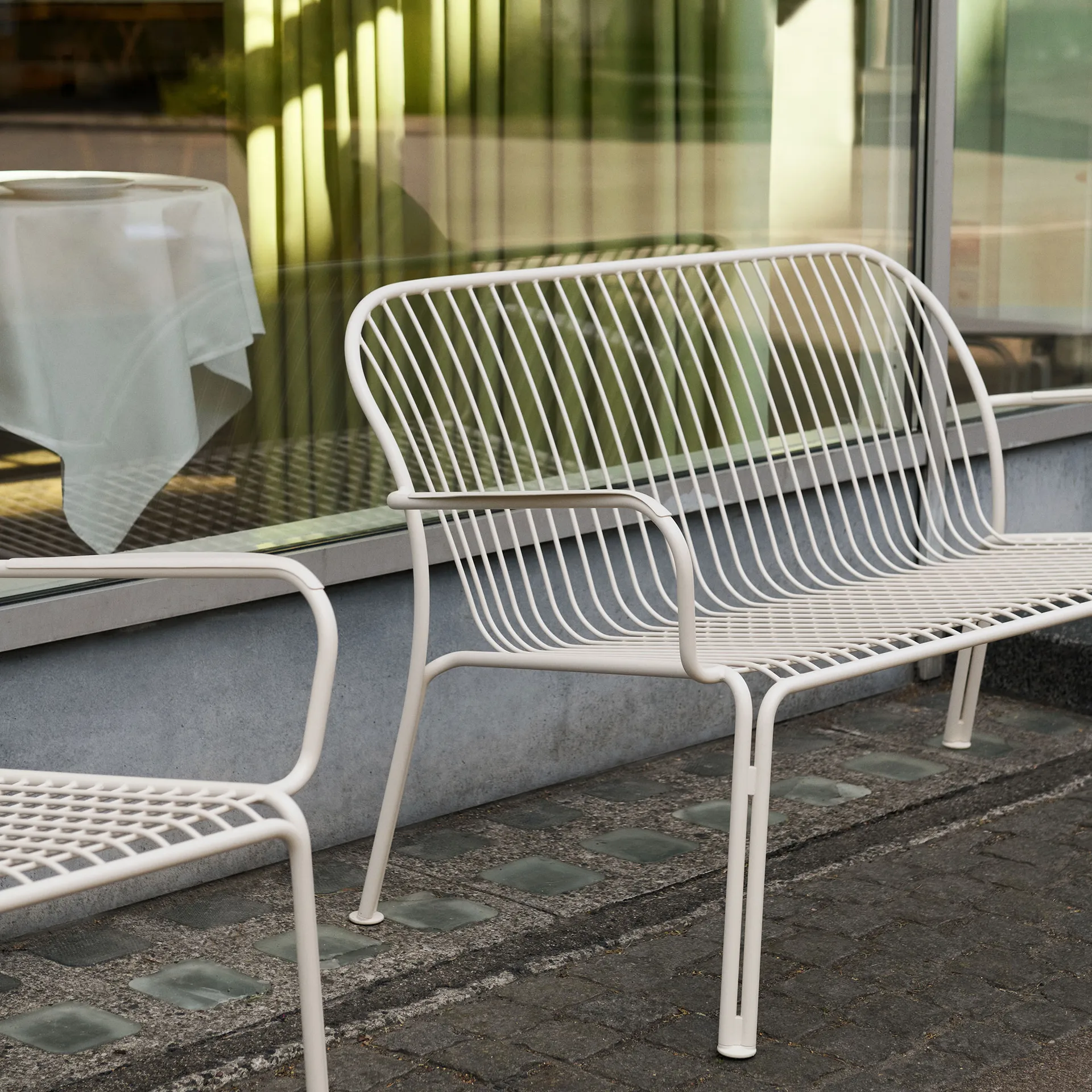 Thorvald SC110 loungesoffa, Ivory, 143 cm &Tradition