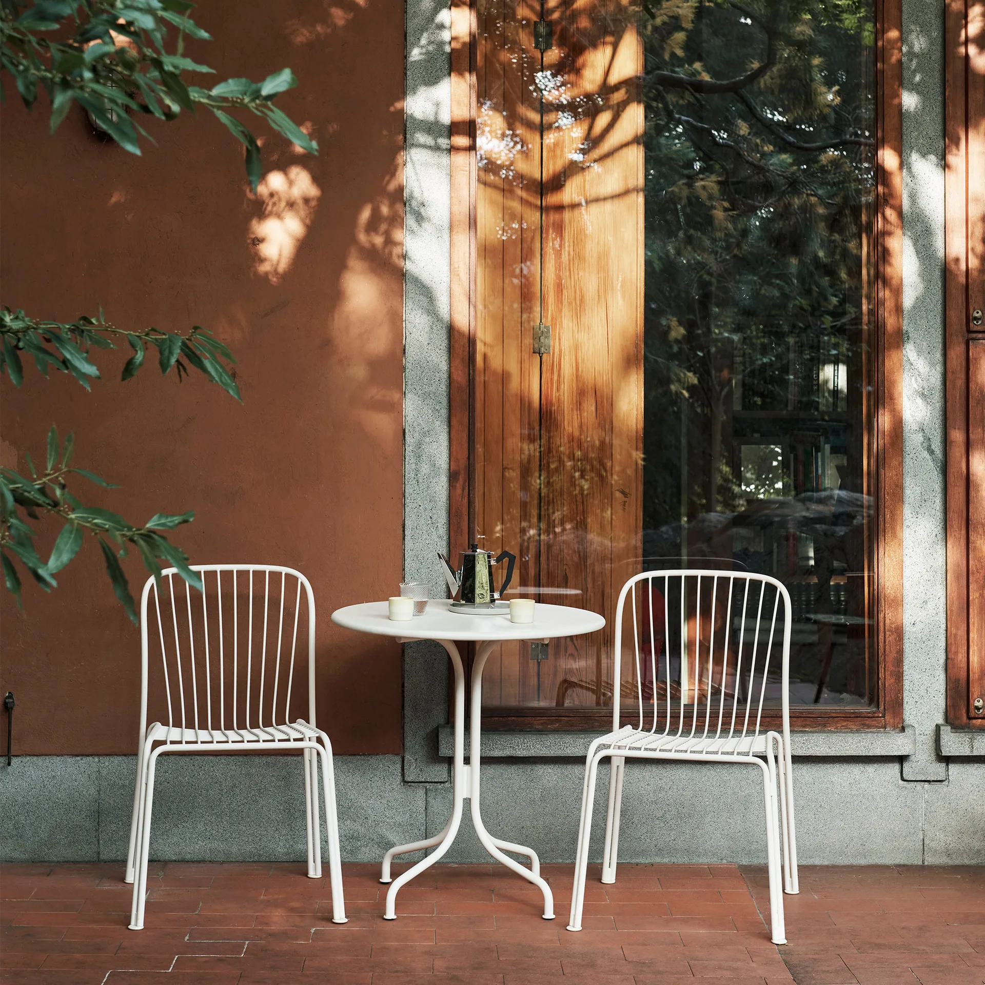 Thorvald SC96 cafébord Ø70 cm, Ivory &Tradition