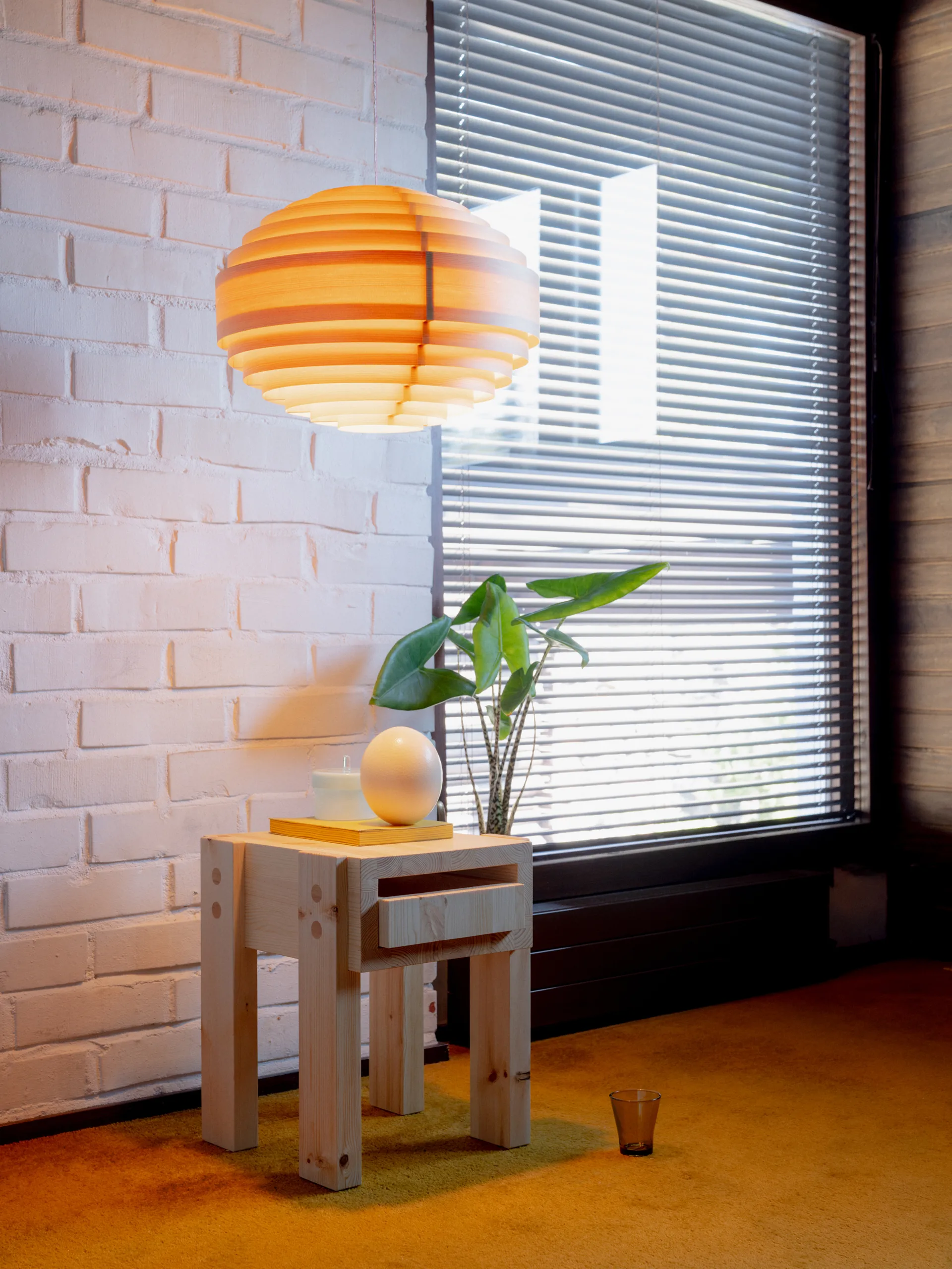 1002 Hans Pendant pendel, Matt oljevaxad furu, XL Ø70 cm Vaarnii