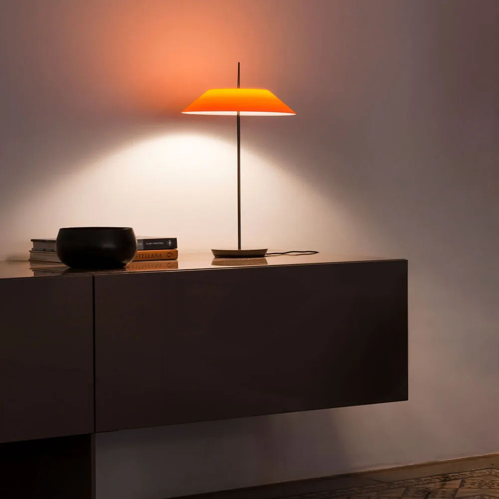 Mayfair bordslampa, orange, 5500 Vibia