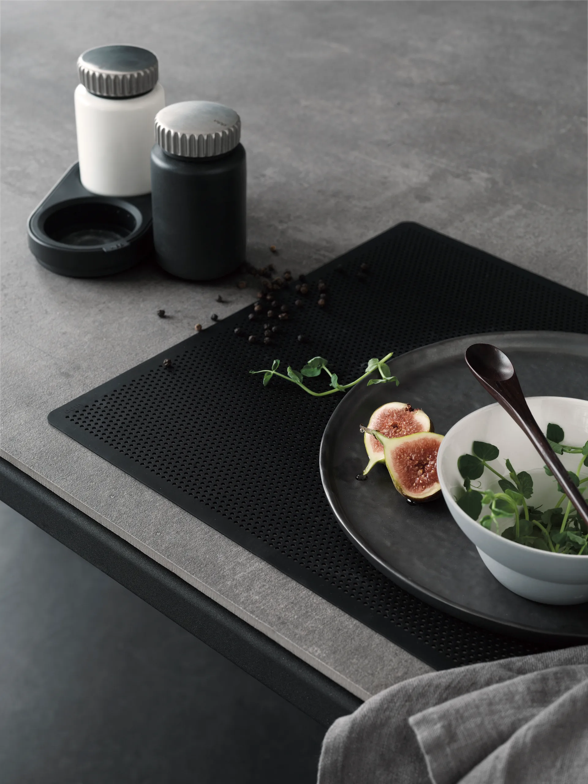 Vipp130 bordstablett 35,2x46,2 cm, Black Vipp