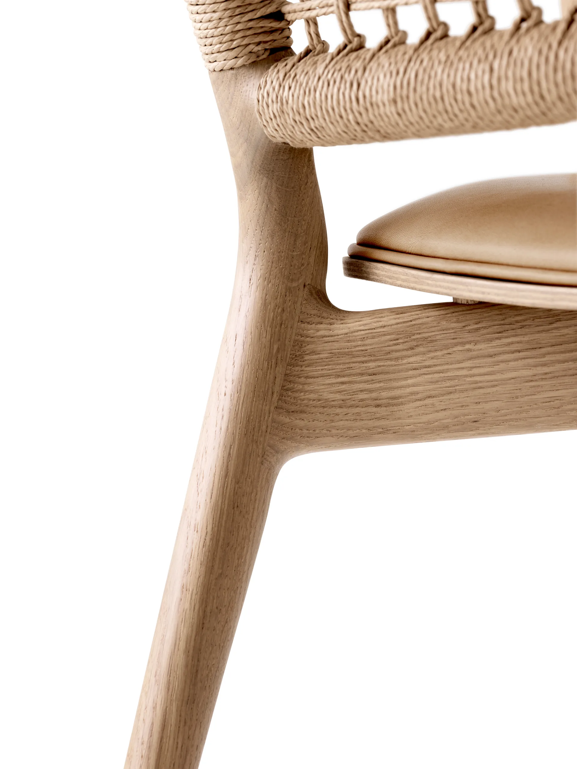 Vipp488 Cabin Lounge Chair, Light oak-sand leather Vipp