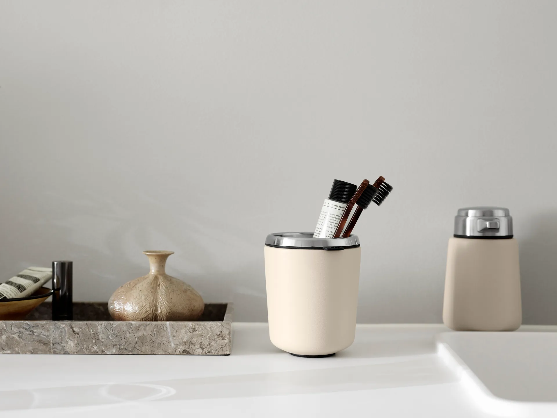 Vipp7 tandborsthållare, Beige Vipp