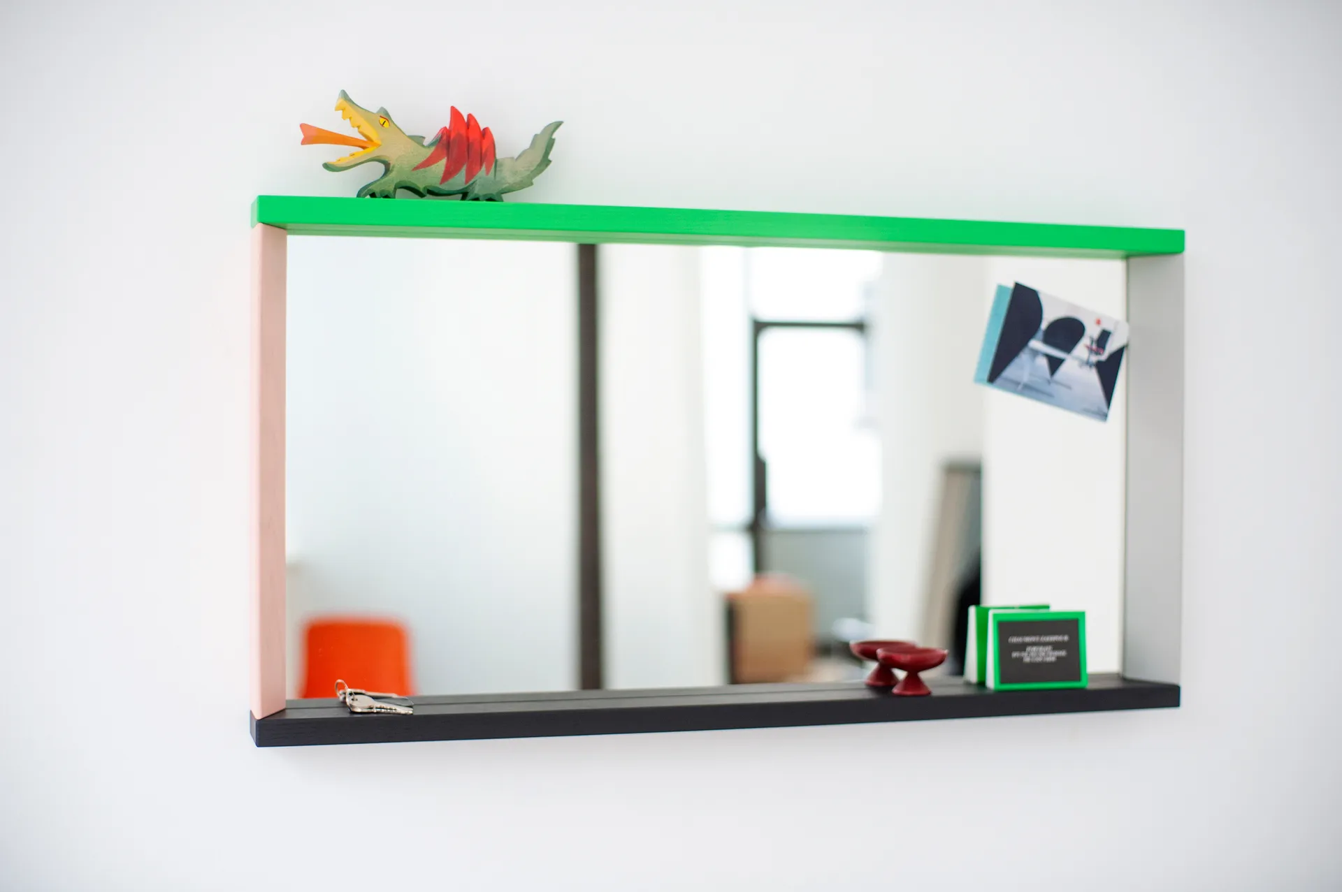 Colour Frame Mirror väggspegel medium, Neutral Vitra