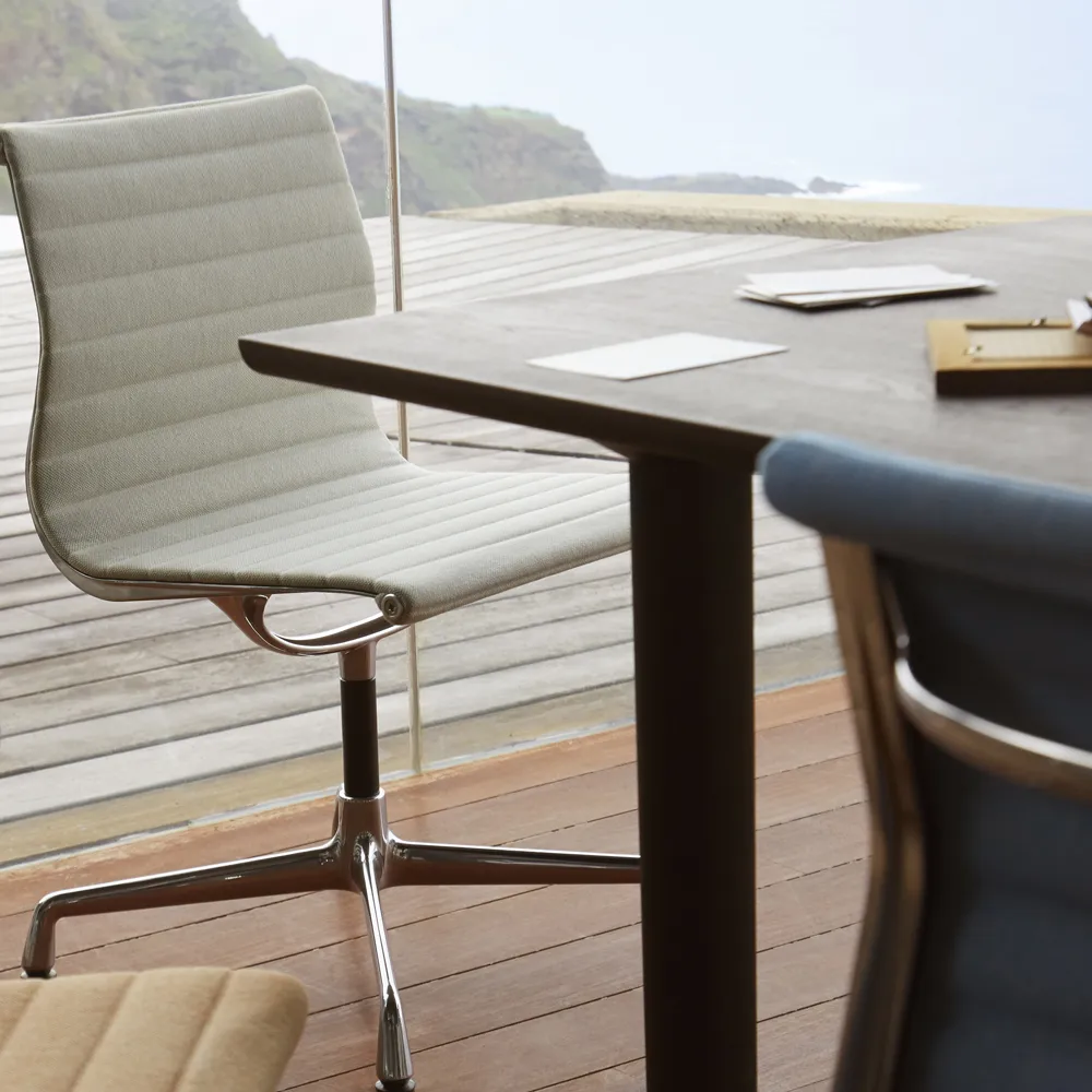 EA 101 stol polerad aluminium, Hopsak warmgrey-Ivory Vitra