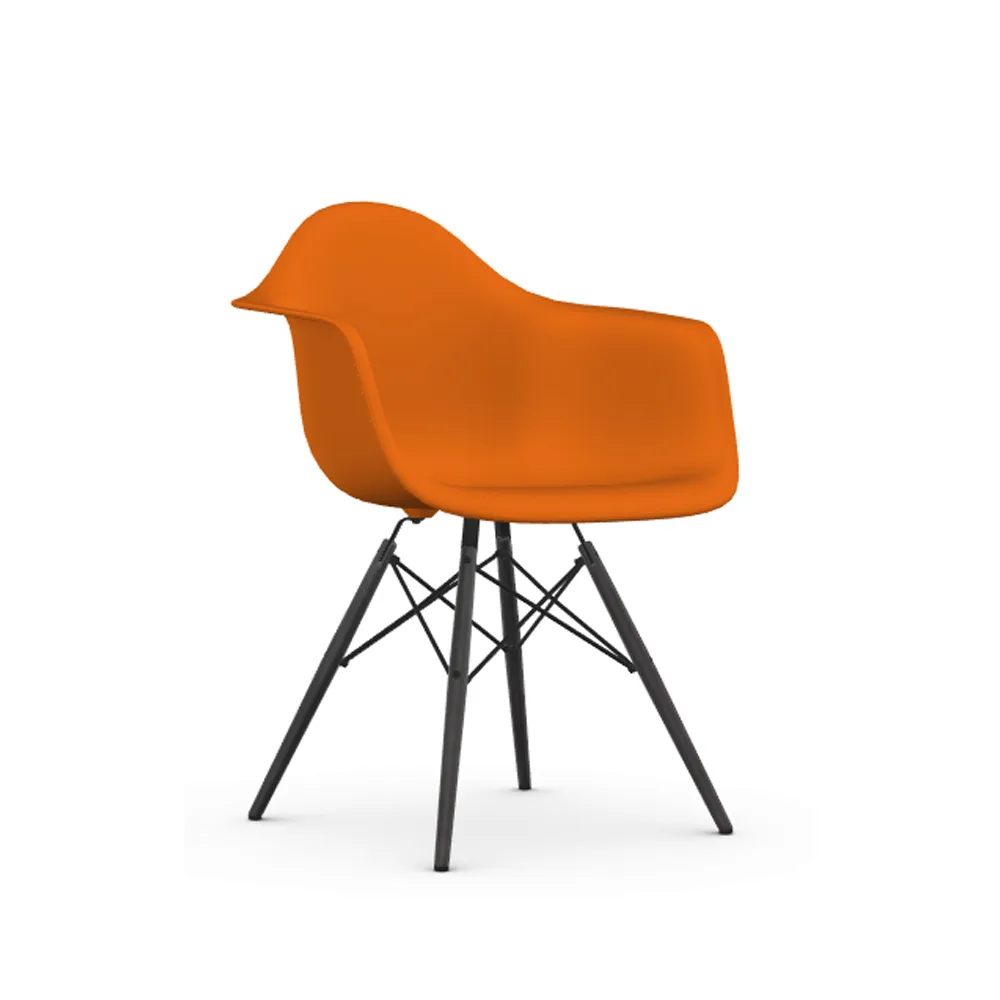 Eames Plastic Armchair RE DAW stol, 43 rusty orange-black maple Vitra