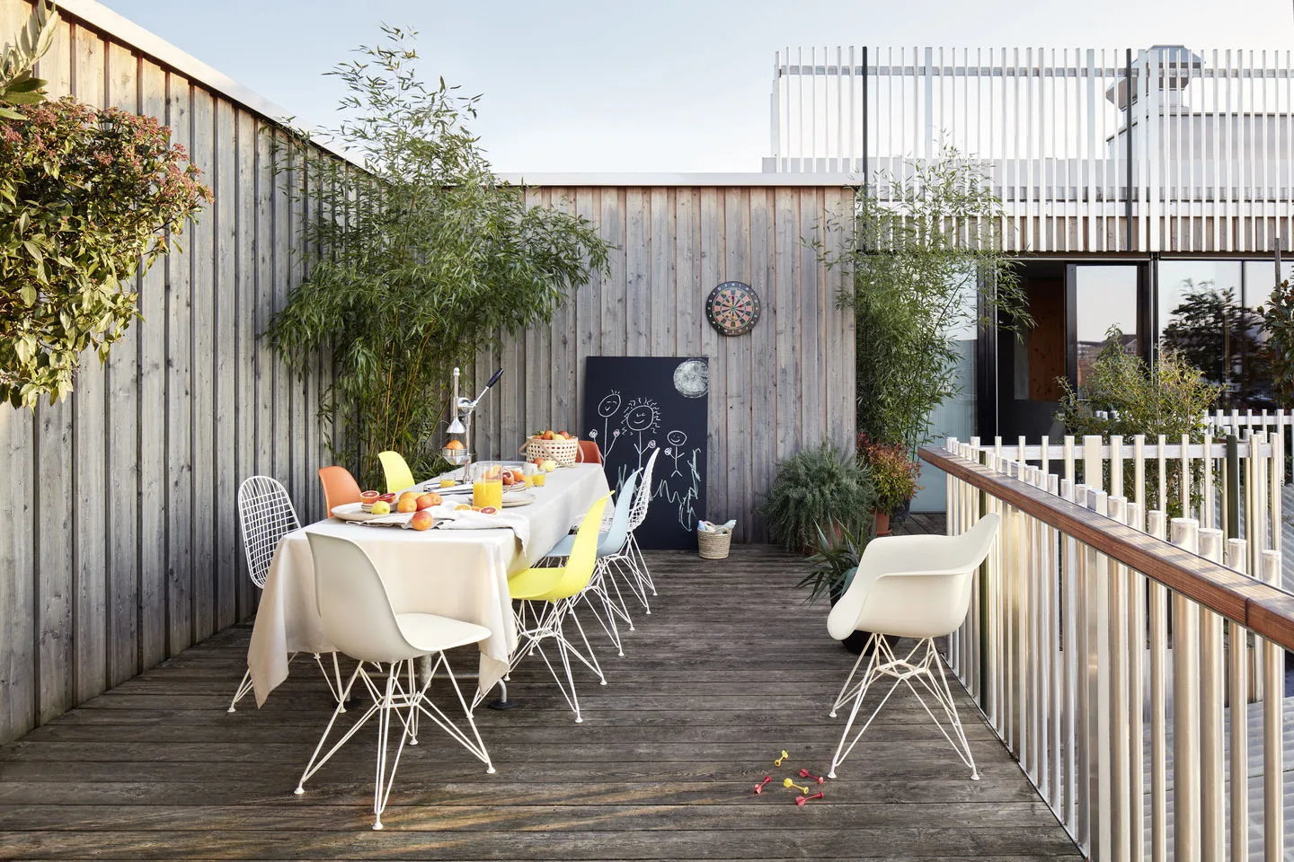 Eames Plastic Side Chair RE DSR stol, 92 citron-white Vitra