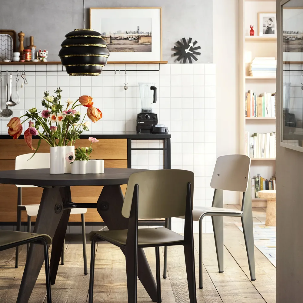 Guéridon matbord, Dark oak ø90cm Vitra
