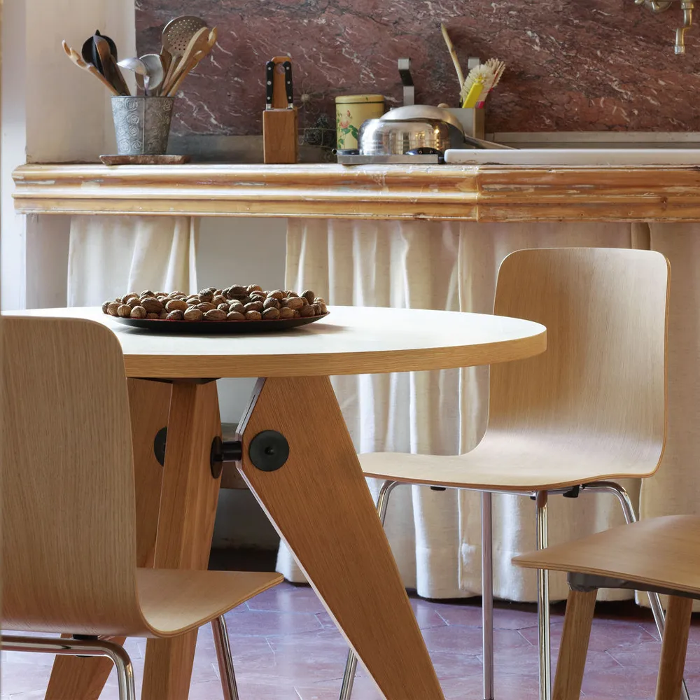 Guéridon matbord, Oiled walnut ø105cm Vitra