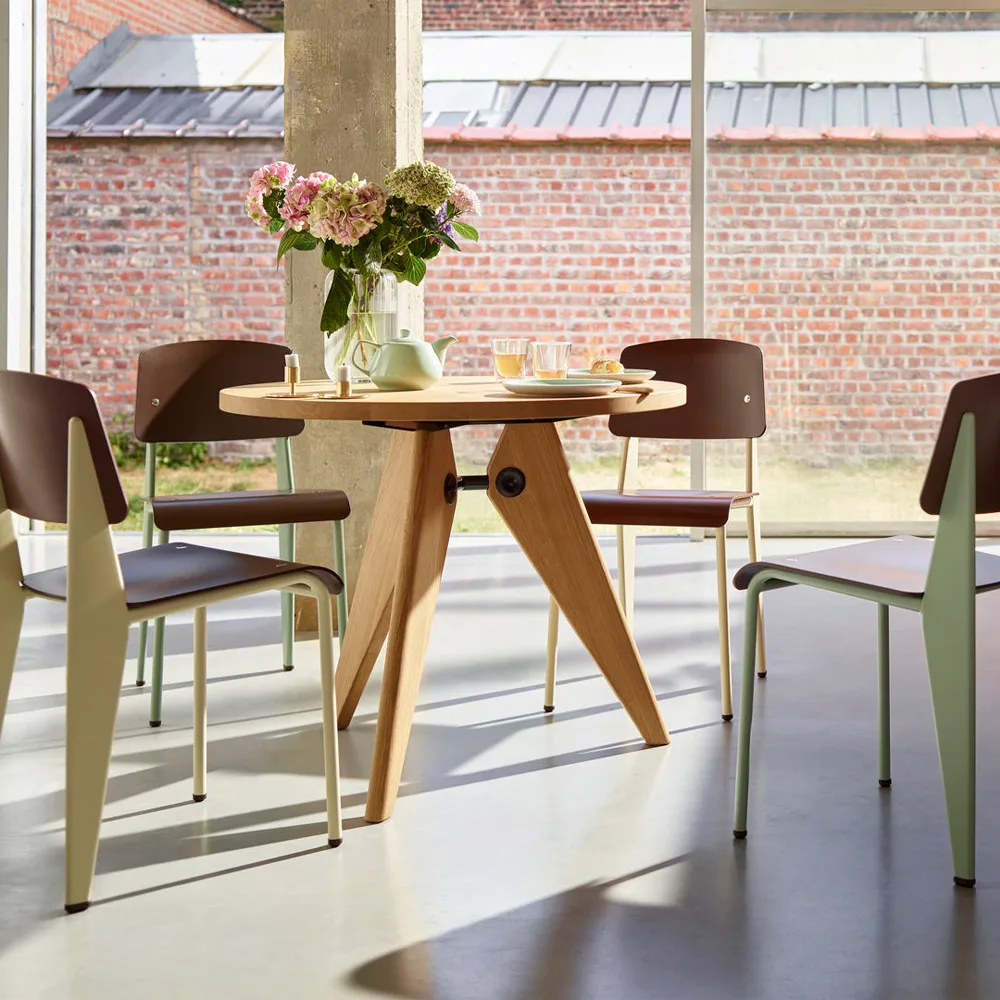 Guéridon matbord, Oiled walnut ø90cm Vitra