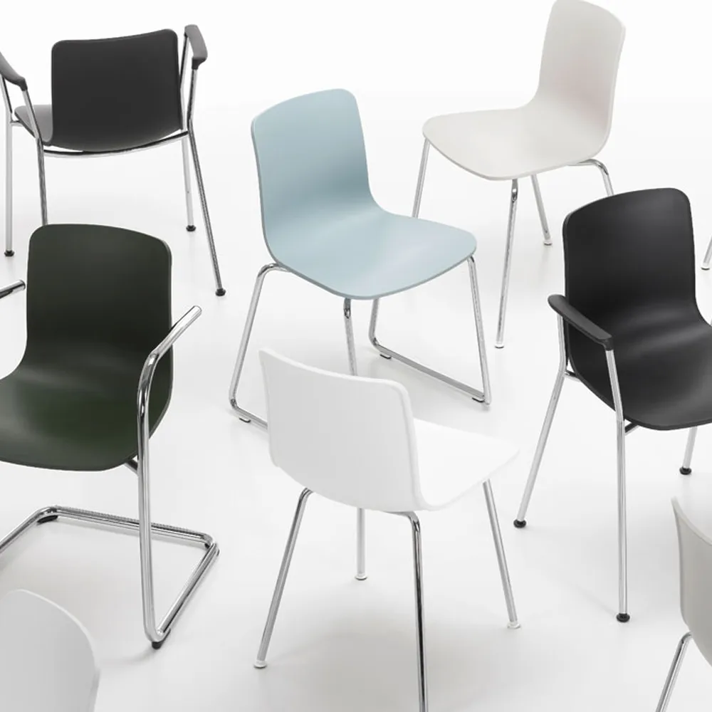 HAL RE sledge kontorsstol, Deep black-chrome Vitra