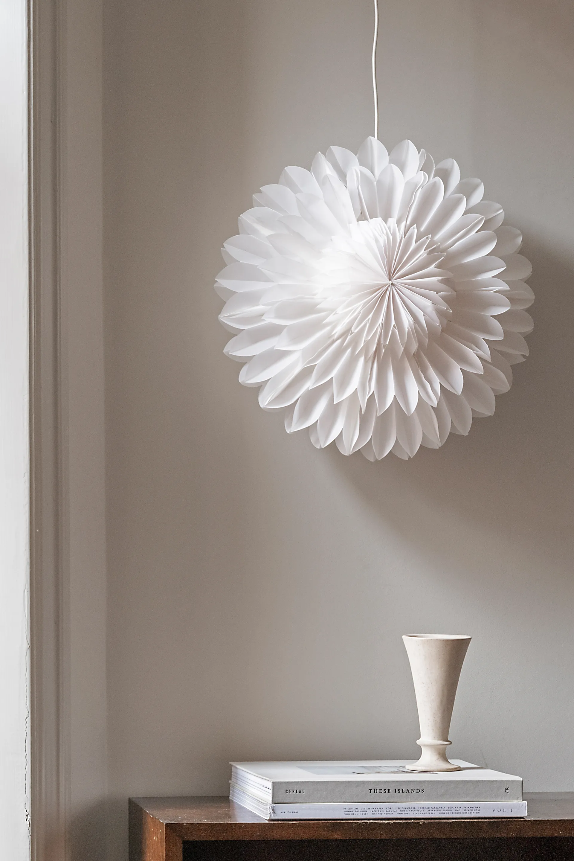 Lotus adventsstjärna Ø44 cm, Vit Watt & Veke