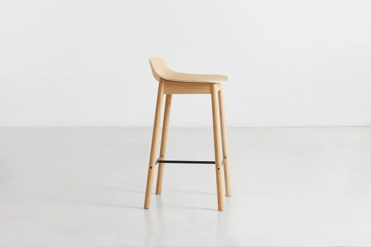 Mono barstol 65 cm, Vitpigmenterad ek Woud